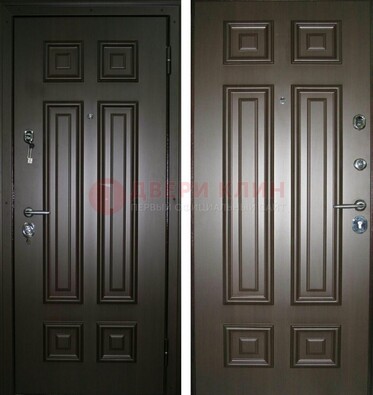 Темная металлическая дверь с МДФ ДМ-136 в квартиру в Красноармейске