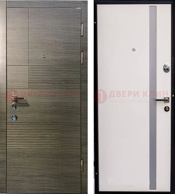 Стальная белая дверь c МДФ с молдингами ДМ-266 в Красноармейске