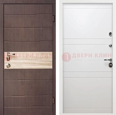 Коричневая стальная дверь с филенчатой МДФ в Белом цвете ДМ-306 в Омске