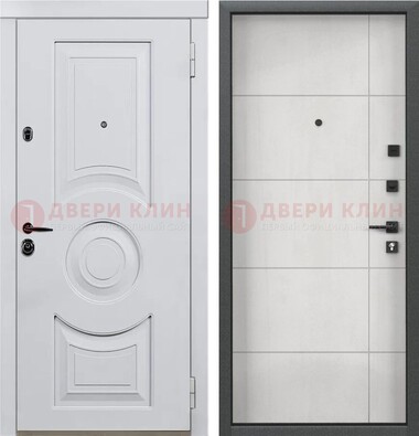 Белая железная дверь с МДФ в квартиру ДМ-463 в Красноармейске