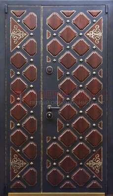Тёмная двухстворчатая входная дверь для улицы с МДФ ДМ-531 в Красноармейске