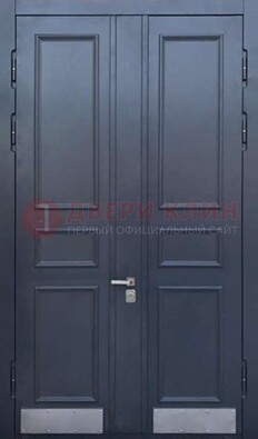 Черная двухстворчатая дверь для улицы с МДФ ДМ-535 в Красноармейске