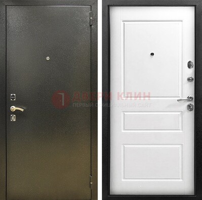 Входная дверь Темное серебро с порошковым напылением и белой МДФ ДП-272 в Волжском