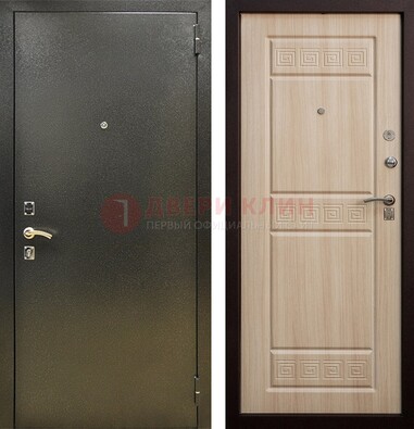 Железная темно-серая дверь с порошковым напылением и МДФ с резьбой ДП-276 в Красноармейске