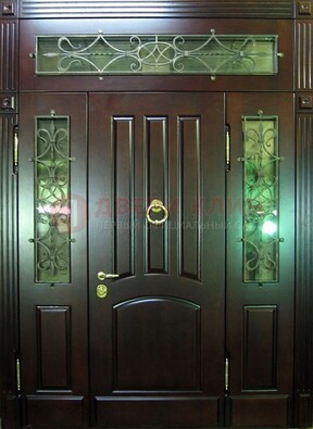 Стальная парадная дверь со стеклом и ковкой ДПР-18 для деревянного дома в Севастополе