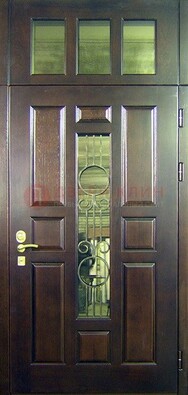 Парадная дверь со стеклянными вставками и ковкой ДПР-1 в офисное здание в Красноармейске