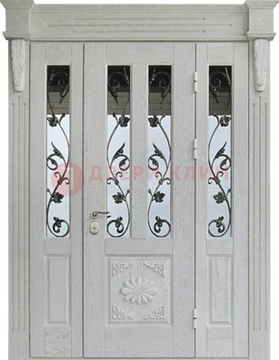 Входная парадная дверь со стеклом и ковкой в белом цвете ДПР-93 в Красноармейске