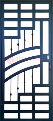 Современная металлическая решетчатая дверь ДР-38 в Красноармейске