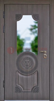Темная железная дверь со стеклом и узором ДС-18 в Красноармейске
