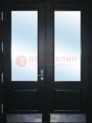 Черная двухстворчатая металлическая дверь со стеклом ДС-25 в Красноармейске