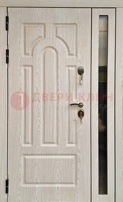 Белая металлическая дверь со стеклом ДС-68 в Красноармейске