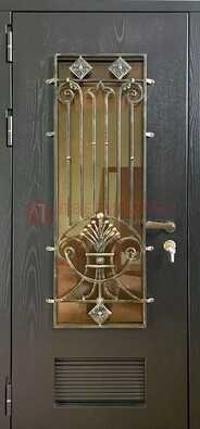 Одностворчатая железная дверь со стеклом и ковкой для дома ДСК-101 в Красноармейске