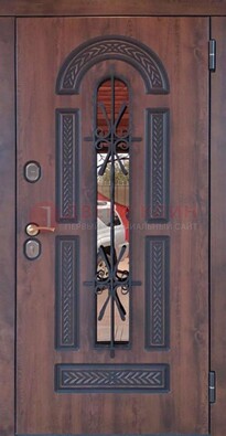 Железная дверь со стеклом и ковкой и узором ДСК-150 в Красноармейске