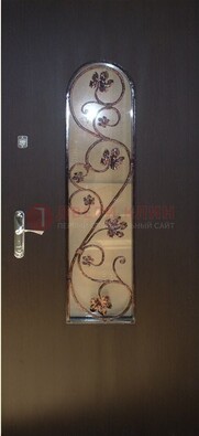 Железная дверь со стеклом и ковкой ДСК-53 в дом в Красноармейске