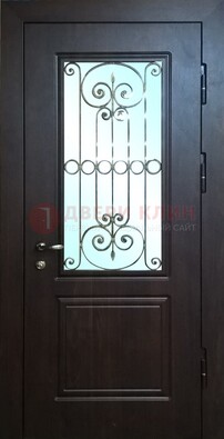 Железная дверь со стеклом и ковкой ДСК-65 для общественных зданий в Омске