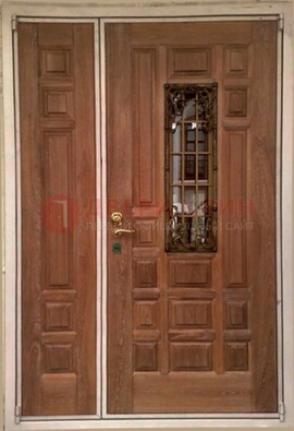 Стальная дверь со стеклом и ковкой ДСК-68 в общественное здание в Красноармейске