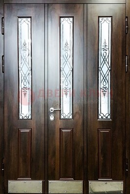 Входная дверь со стеклом и ковкой ДСК-72 в кирпичный дом в Красноармейске