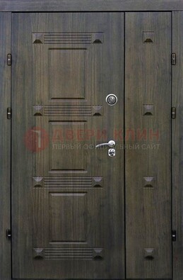 Железная двухстворчатая филенчатая дверь с виноритом ДВТ-143 в Липецке