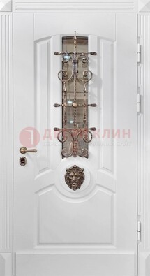 Белая металлическая дверь с виноритом и стеклом с ковкой ДВТ-165 в Красноармейске