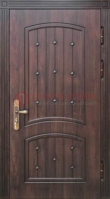 Коричневая уличная дверь с виноритом для дома ДВТ-235 в Красноармейске