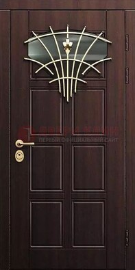 Уличная коричневая дверь винорит с ковкой и стеклом ДВТ-94 в Красноармейске